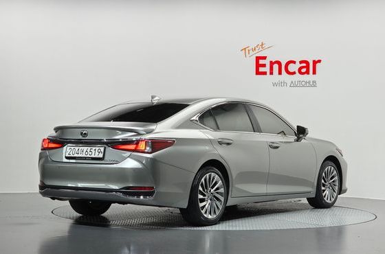 Lexus ES Executive — пробег 23 348 км — фото 2 из 5