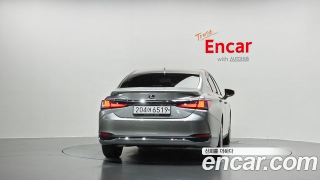 Lexus ES Executive — пробег 23 348 км — фото 4 из 5