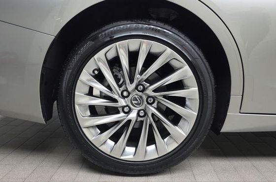 Lexus ES Executive — пробег 23 348 км — фото 5 из 5