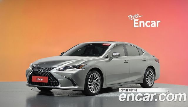 Lexus ES Executive — пробег 23 348 км — фото 1 из 5