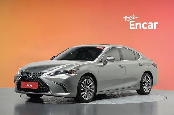 Lexus ES Executive — пробег 23 348 км — фото 1 из 5