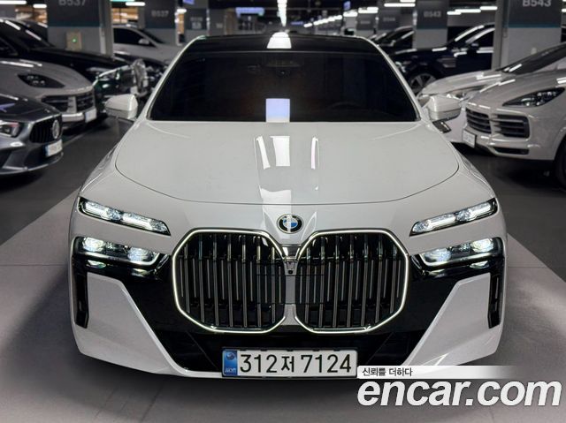 BMW 7-Series 740i xDrive M Sport — пробег 18 704 км — фото 2 из 5