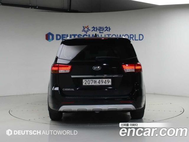 Kia Carnival 9-seater Prestige — пробег 123 159 км — фото 4 из 5