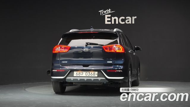 Kia Niro Prestige — пробег 120 929 км — фото 4 из 5