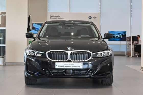 BMW 3-Series 320i — пробег 8 102 км — фото 3 из 5