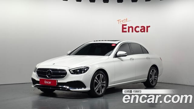 Mercedes-Benz E-Class E350 4MATIC Avantgarde — пробег 30 180 км — фото 1 из 5