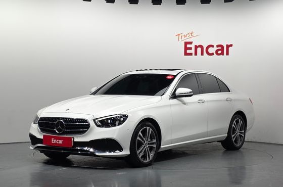 Mercedes-Benz E-Class E350 4MATIC Avantgarde — пробег 30 180 км — фото 1 из 5