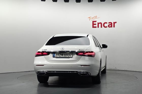 Mercedes-Benz E-Class E350 4MATIC Avantgarde — пробег 30 180 км — фото 4 из 5