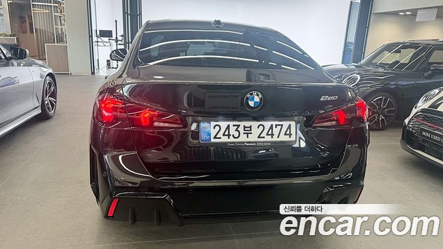 BMW 2-Series 220 M Sport Design — пробег 4 037 км — фото 4 из 5