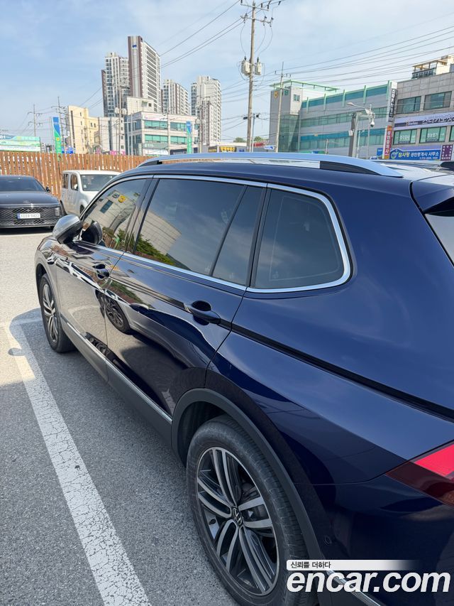 Volkswagen Tiguan 2.0 TSI Prestige — пробег 61 000 км — фото 2 из 5
