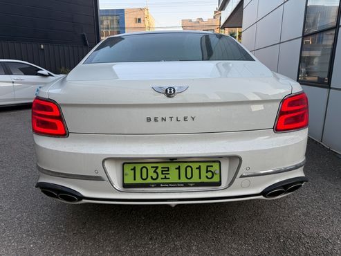 Bentley Flying Spur 4.0 — пробег 21 251 км — фото 4 из 5