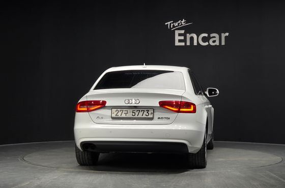 Audi A4 2.0 TDI dynamic B8 — пробег 104 617 км — фото 4 из 5