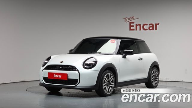 Mini Cooper Classic — пробег 7 680 км — фото 1 из 5