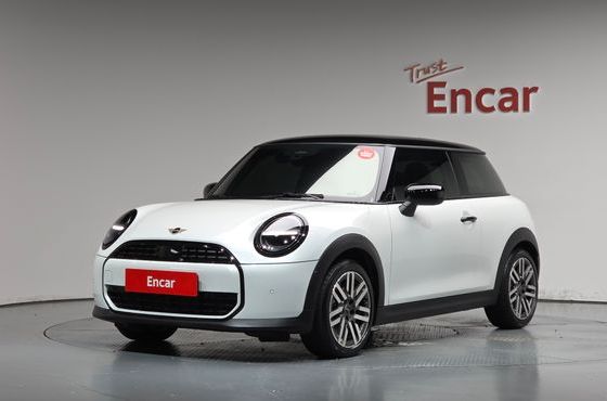 Mini Cooper Classic — пробег 7 680 км — фото 1 из 5