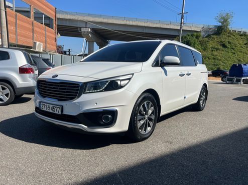 Kia Carnival 9-seater Luxury — пробег 322 400 км — фото 1 из 5