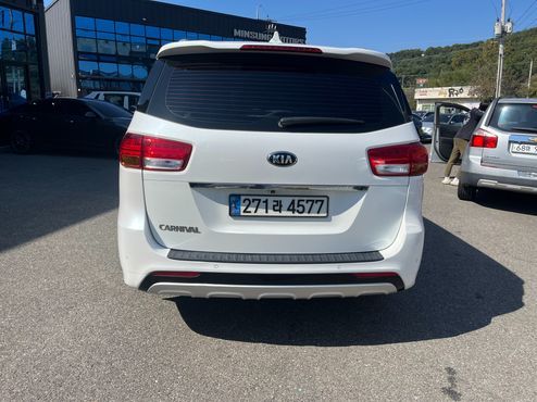 Kia Carnival 9-seater Luxury — пробег 322 400 км — фото 4 из 5