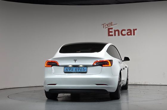 Tesla Model 3 RWD — пробег 40 857 км — фото 4 из 5