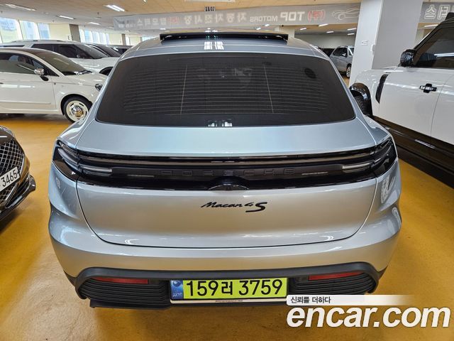Porsche Macan Base 4 — пробег 4 806 км — фото 4 из 5