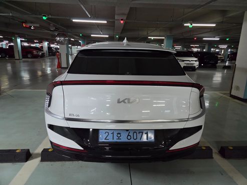Kia EV6 Long Range 2WD Earth — пробег 9 600 км — фото 2 из 5