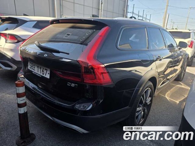 Volvo V90 D5 PRO AWD — пробег 84 527 км — фото 2 из 5