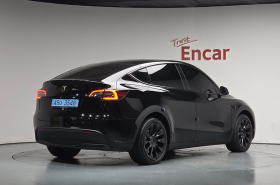 Tesla Model Y RWD — пробег 35 271 км — фото 2 из 5
