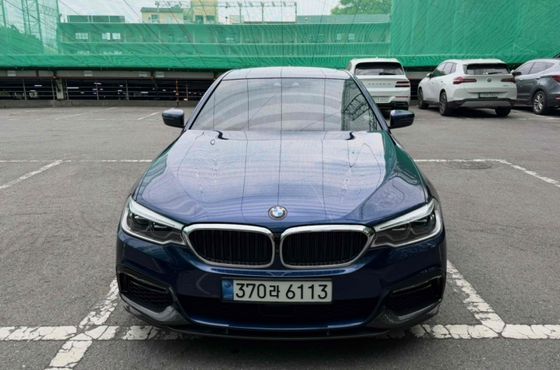 BMW 5-Series 530i M Sport Package Plus — пробег 100 000 км — фото 2 из 5