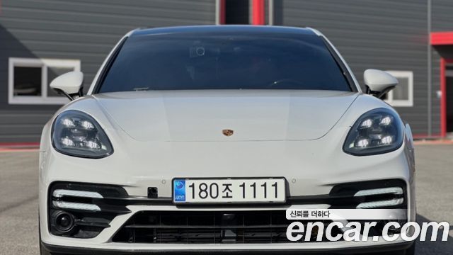 Porsche Panamera 3.0 AWD — пробег 43 000 км — фото 1 из 5