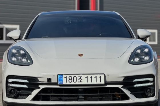 Porsche Panamera 3.0 AWD — пробег 43 000 км — фото 1 из 5