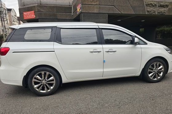 Kia Carnival 9-seater Prestige — пробег 271 600 км — фото 2 из 5