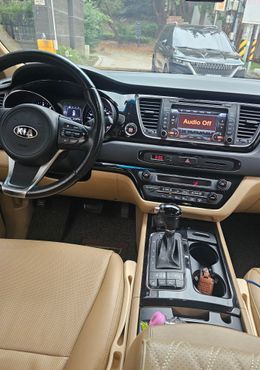 Kia Carnival 9-seater Prestige — пробег 271 600 км — фото 5 из 5