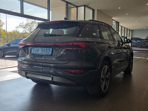 Audi Q6 e-tron S Line — пробег 655 км — фото 2 из 5