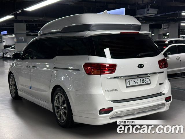 Kia Carnival Gasoline 9-Seater Hi-Limousine Noblesse Special — пробег 185 332 км — фото 4 из 5