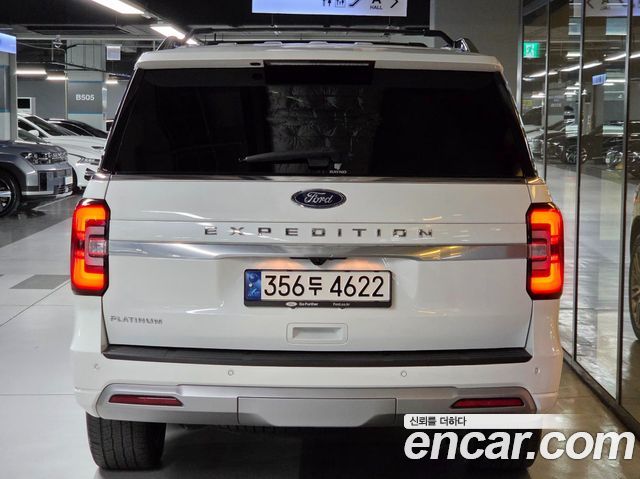 Ford Expedition Platinum 4WD 7Seater — пробег 39 000 км — фото 3 из 5