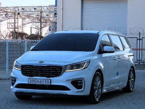 Kia Carnival 9-Seater Luxury — пробег 214 223 км — фото 1 из 5