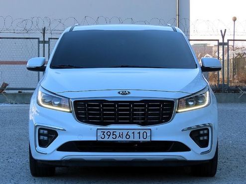 Kia Carnival 9-Seater Luxury — пробег 214 223 км — фото 2 из 5
