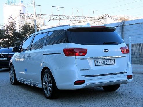 Kia Carnival 9-Seater Luxury — пробег 214 223 км — фото 3 из 5