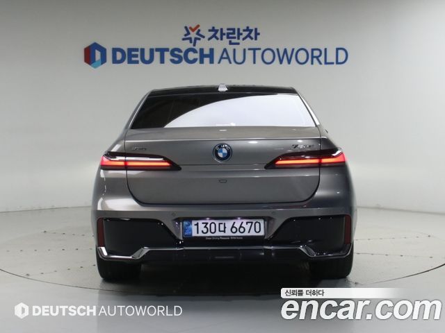 BMW 7-Series 750e xDrive M Sport — пробег 22 400 км — фото 4 из 5