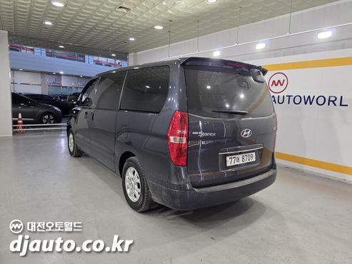 Hyundai Starex 12-Seater Wagon CVX Luxury — пробег 223 393 км — фото 3 из 5