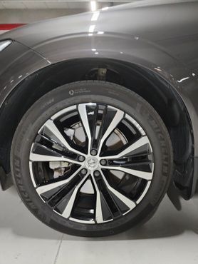 Volvo XC60 B6 Ultimate Bright — пробег 42 536 км — фото 4 из 5