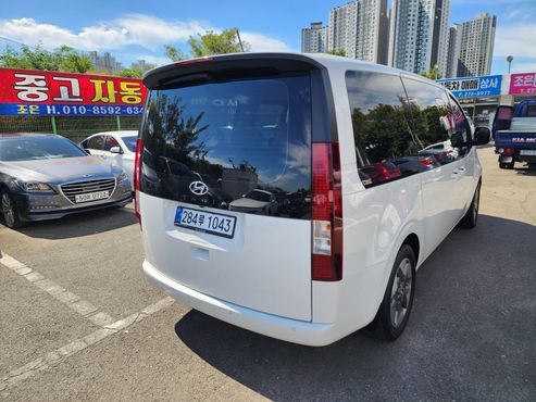 Hyundai Staria Tourer 9-Seater Modern — пробег 79 300 км — фото 2 из 5