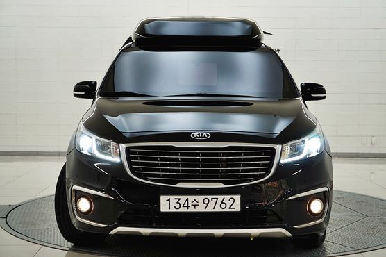 Kia Carnival 9-seater Hi-Limousine Luxury — пробег 94 075 км — фото 1 из 5