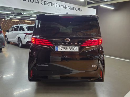 Toyota Alphard 2.5 HEV Executive AWD — пробег 4 410 км — фото 4 из 5