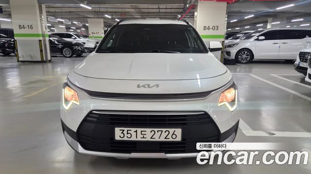 Kia Niro Prestige — пробег 71 753 км — фото 1 из 5