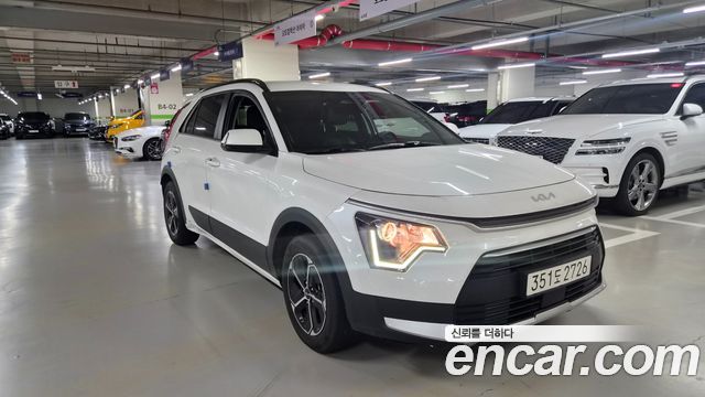Kia Niro Prestige — пробег 71 753 км — фото 2 из 5