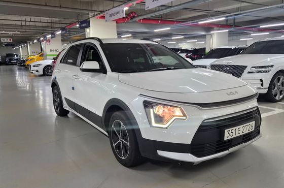 Kia Niro Prestige — пробег 71 753 км — фото 2 из 5