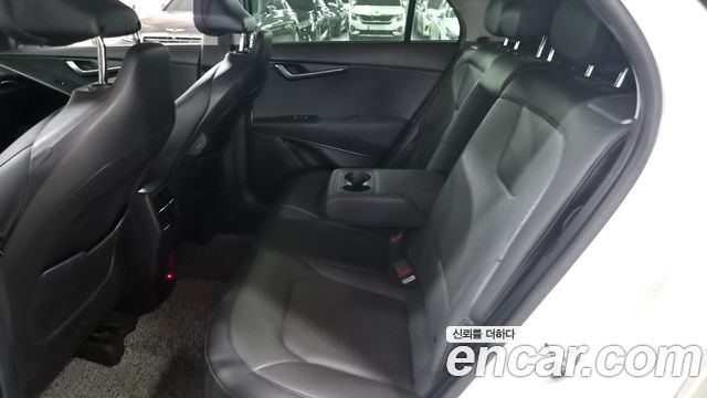 Kia Niro Prestige — пробег 71 753 км — фото 4 из 5