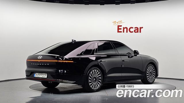 Hyundai Grandeur Calligraphy — пробег 8 879 км — фото 2 из 5
