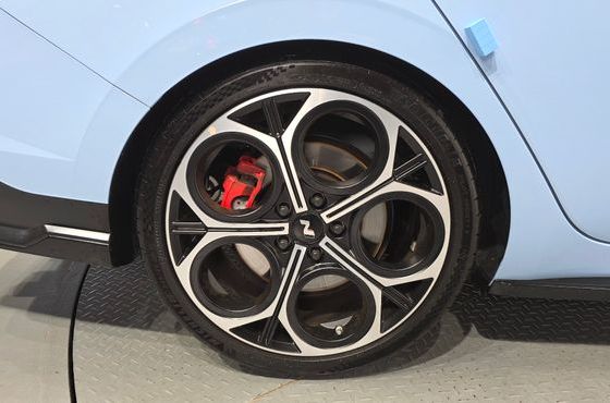Hyundai AVANTE 2.0 N — пробег 5 260 км — фото 5 из 5