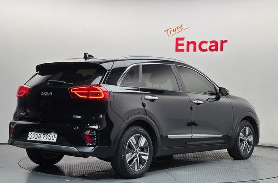 Kia Niro 1.6 HEV Noblesse — пробег 130 728 км — фото 2 из 5