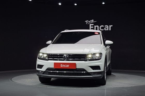 Volkswagen Tiguan 2.0 TDI Premium — пробег 105 973 км — фото 3 из 5